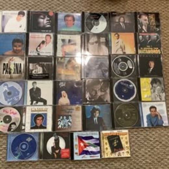 Spanish Music CD’s Some With Case And Some Without - Picture 3 of 3